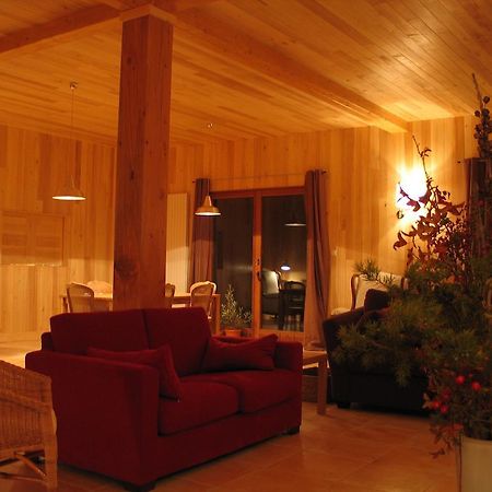 Maison Rouge Plan d'Aups Luaran gambar