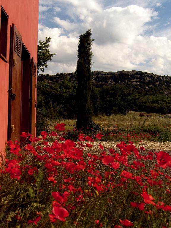 Maison Rouge Plan d'Aups Luaran gambar